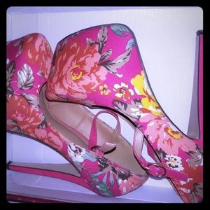 Floral platform heels